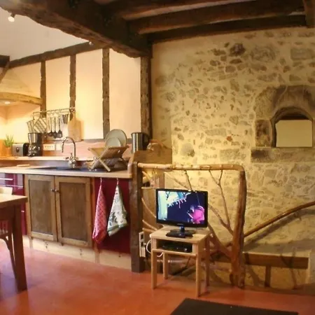 House Le Du Noisetier Senesse-de-Senabugue